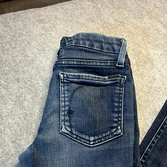 Fidelity Mid Rise Ultra Slim Blue on Blue Wash 24*30. - Picture 10 of 13